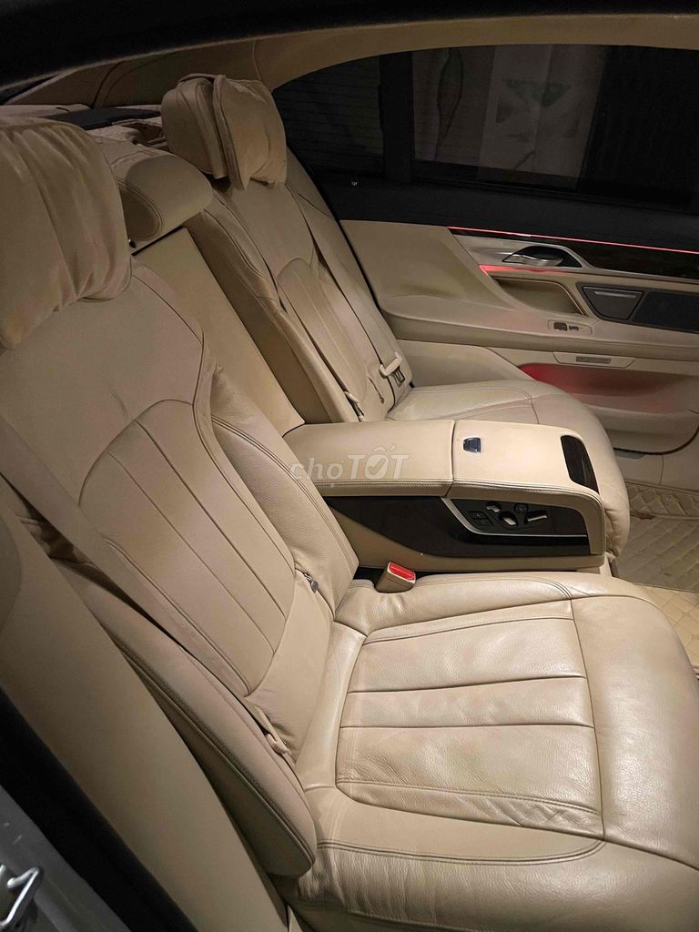 BMW 7 Series 2***00 km. Mua bán Ô tô tại Quận Thanh Xuân Hà Nội được đăng bởi Tuấn Nguyễn hình 8