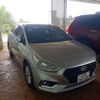 gia đình cần bán xe Hyundai accent