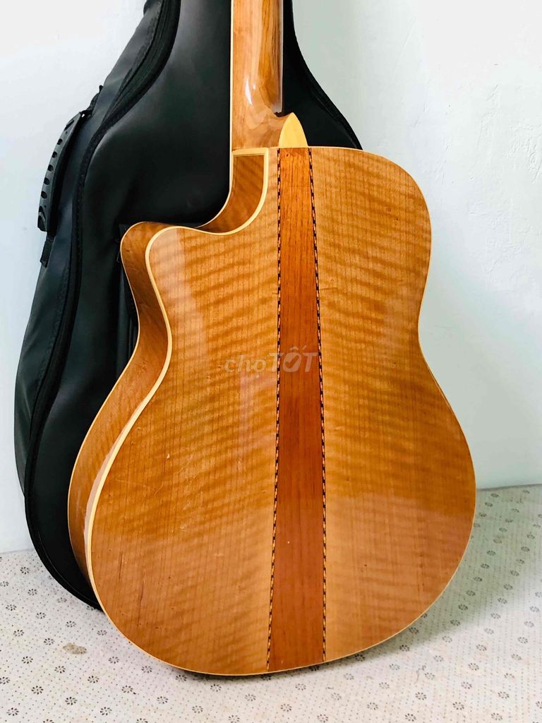 Guitar SViệt ES 32 giá gốc 3tr2 bán lại 1tr5