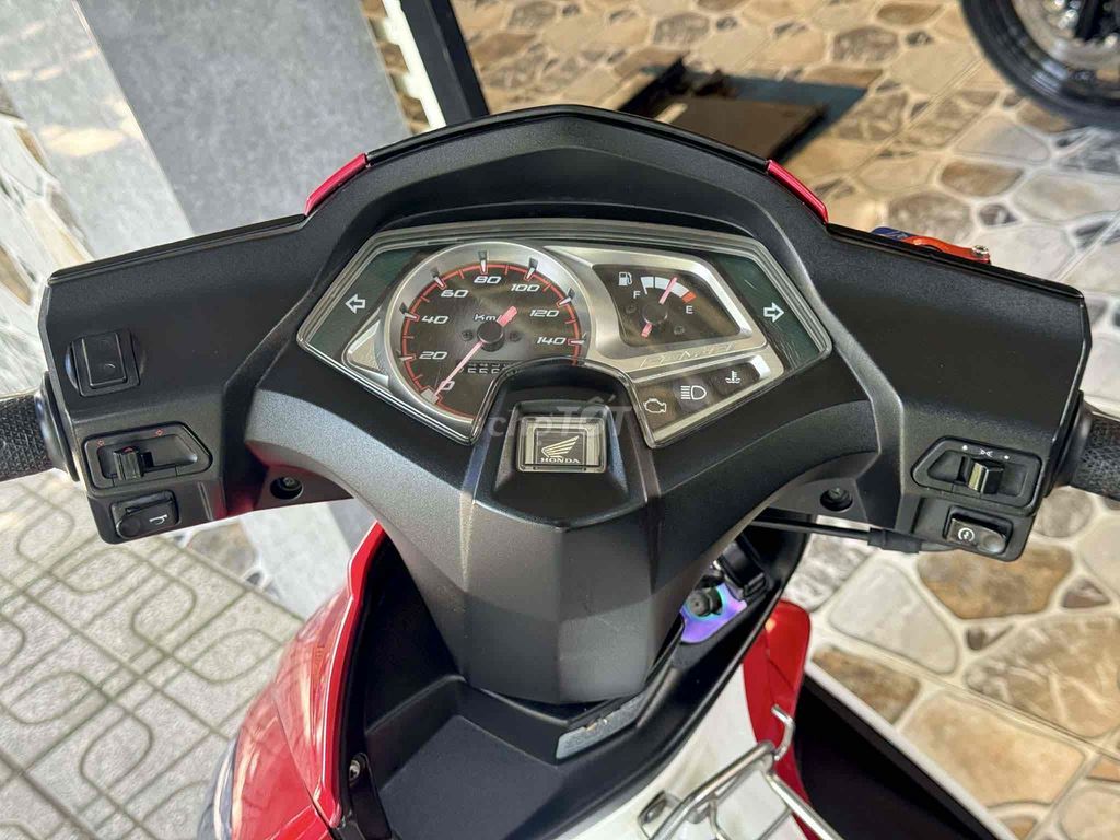 Honda Air Blade Fi 2010 Đỏ trắng lên thái bs 65 65. Mua bán Xe máy tại Quận Ninh Kiều Cần Thơ được đăng bởi Cửa Hàng xe máy Hoàng Hải hình 3