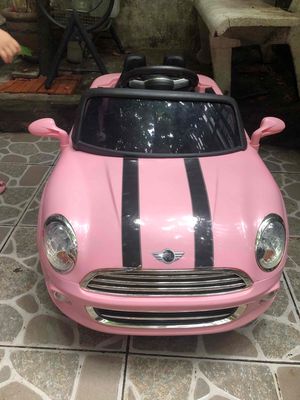 Thanh lý xe ô tô điện màu hồng cho bé gái