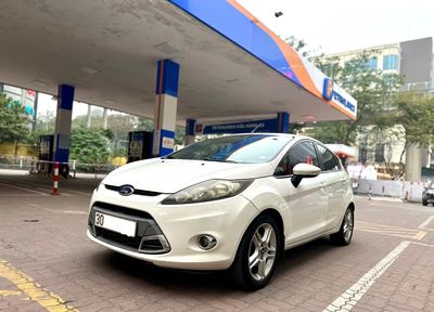 Ford Fiesta 2013 Hatchback Trắng