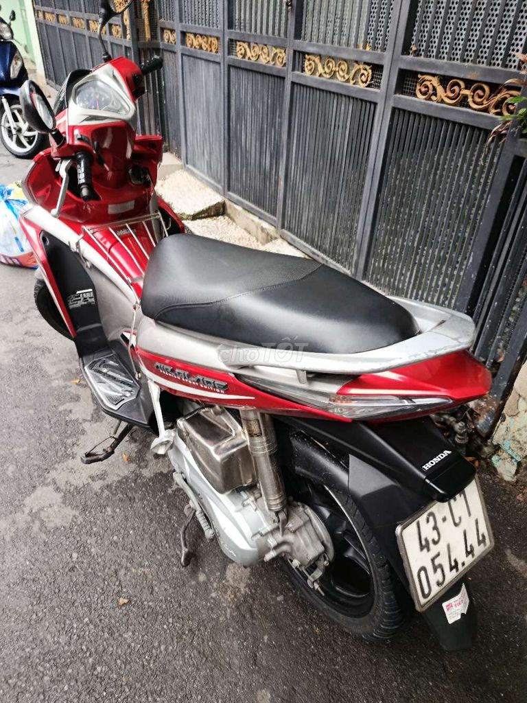 Honda Air Blade Đỏ bạc. Mua bán Xe máy tại Quận Hải Châu Đà Nẵng được đăng bởi Vu hình 4