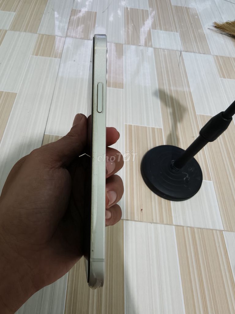 Apple iPhone 12 Trắng. Mua bán Điện thoại tại Huyện Mỏ Cày Bắc Bến Tre được đăng bởi MinD T hình 1