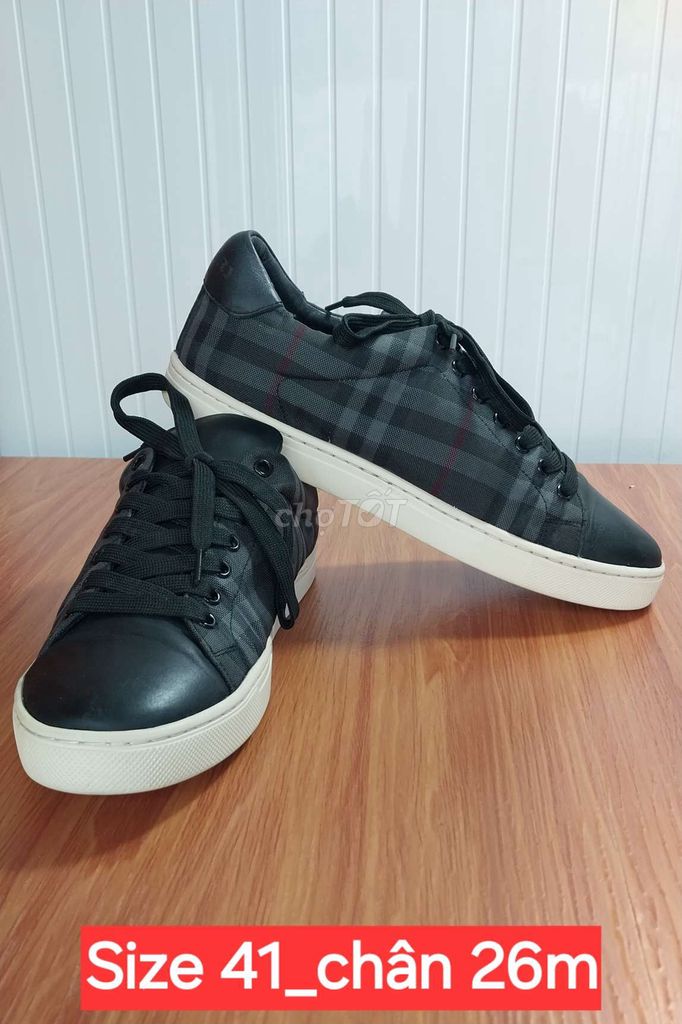 Giày hiệu Burberry size 41