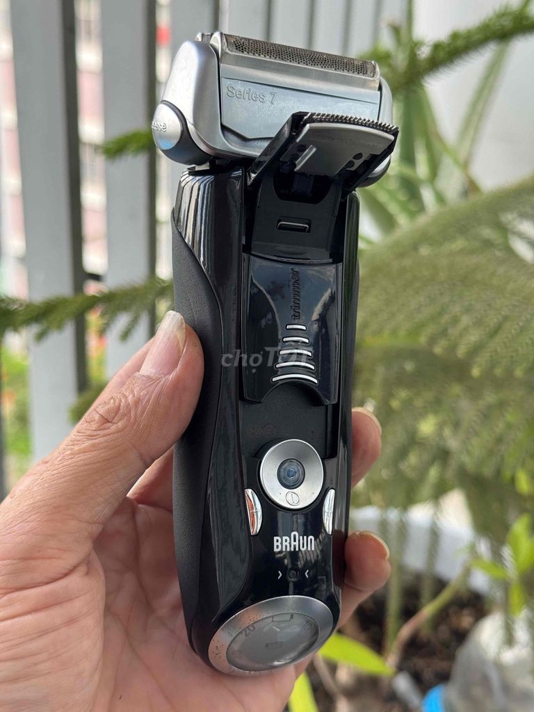 Máy cạo râu Braun Series 7 Đen. Mua bán Phụ kiện thời trang khác tại Thành phố Thủ Đức Tp Hồ Chí Minh được đăng bởi Hào Sang hình 1