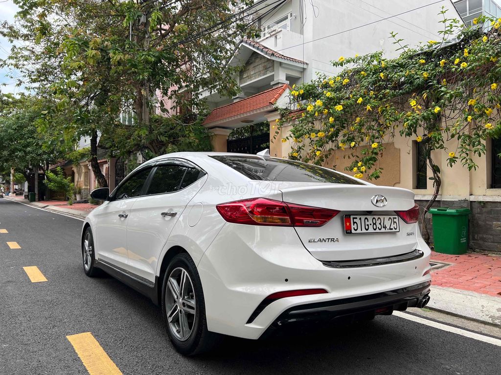 Hyundai Elantra 1.6 Sport 2018. Mua bán Ô tô tại Quận 8 Tp Hồ Chí Minh được đăng bởi Đông Mai hình 4