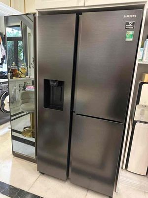 CTY cần thanh lý tủ lạnh SAMSUNG 650L con rất mới