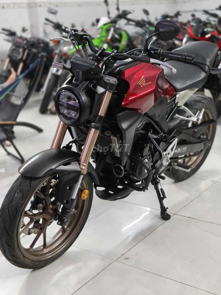 Honda CB300R ABS 2020 красный, оформление купли-продажи