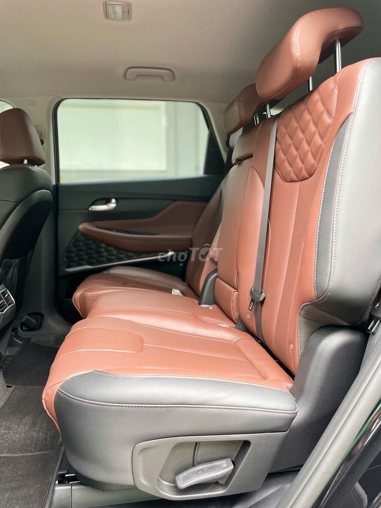 Hyundai Santa Fe 2.2 tiêu chuẩn 2023 - 19000km. Mua bán Ô tô tại Thành phố Dĩ An Bình Dương được đăng bởi Siêu Thị Ô Tô Bình Dương  hình 9