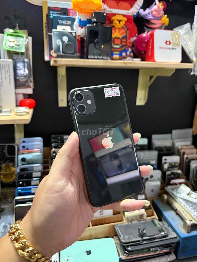 Apple iPhone 11 64GB Đen 82%. Mua bán Điện thoại tại Quận Bình Thạnh Tp Hồ Chí Minh được đăng bởi SyTuan hình 1