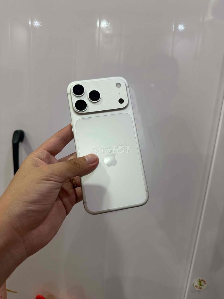 Iphone 17 Pro Max 2TB Trắng LL. Mua bán Điện thoại tại Quận Tân Bình Tp Hồ Chí Minh được đăng bởi Hoàng Nam hình 1