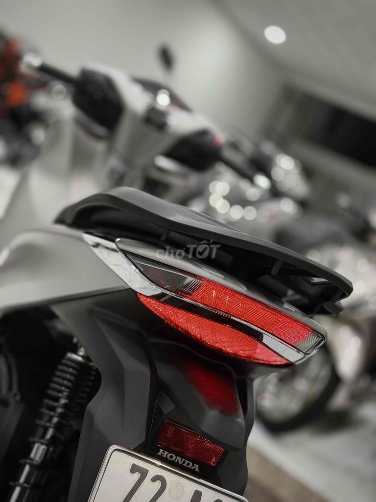 Sh350i 2023 Lướt chính chủ ký ( Hỗ trợ Trả GóP ) 🔥. Mua bán Xe máy tại Thị xã Phú Mỹ Bà Rịa - Vũng Tàu được đăng bởi Cửa Hàng Xe Máy Phú Mỹ hình 5