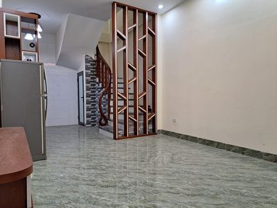 Cho thuê nhà 5 tầng mới đẹp full đồ tại Nam Dư, Lĩnh Nam. 11tr