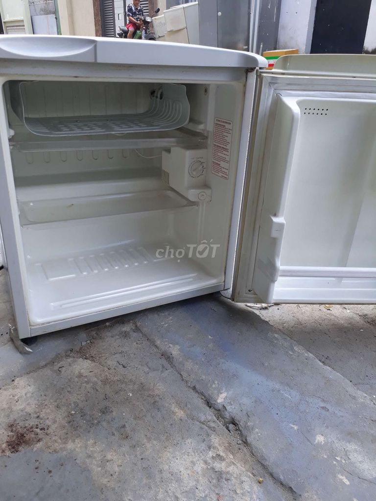 0879291138 - Tủ lạnh mini sanyo 53L làm lạnh nhanh