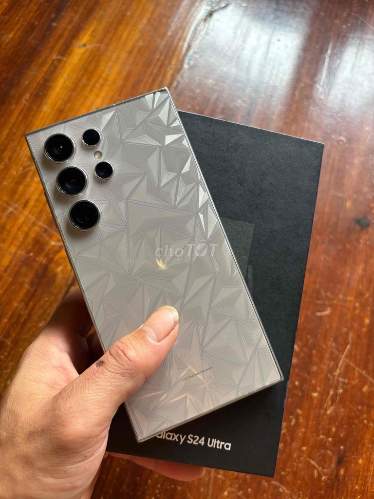 Samsung Galaxy S24 Ultra Titanium. Mua bán Điện thoại tại Thị Xã Buôn Hồ Đắk Lắk được đăng bởi Táo Khuyết hình 1