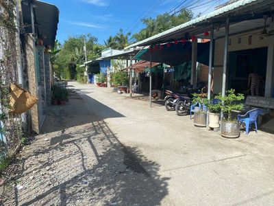 CHO THUÊ NHÀ Ở GẦN TRUNG TÂM HÀNH CHÍNH. Cho thuê nhà ở tại Huyện Long Hồ Vĩnh Long được đăng bởi Anh Thanh