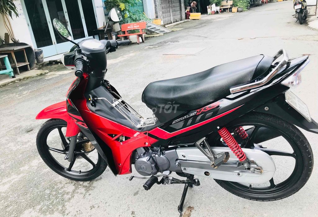 Nhà mình có bán xe 50cc mẫu Siurus Đỏ Đen cho HS