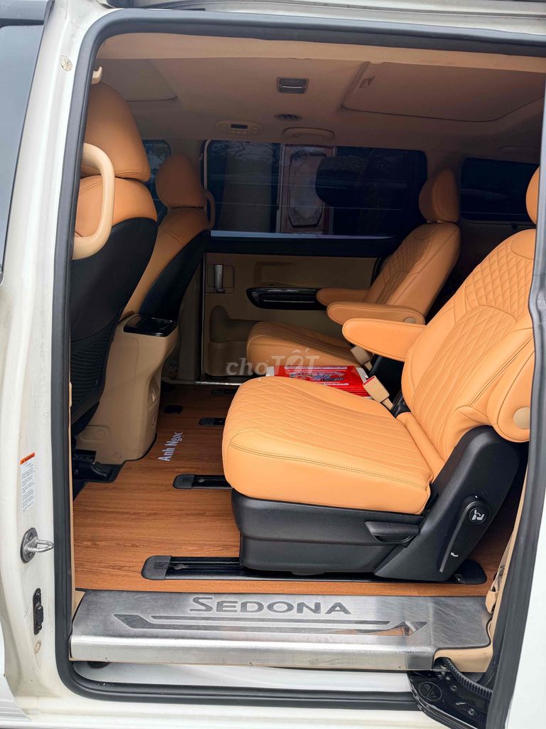 Kia Sedona 2018, белая кожа напы, 28000 км