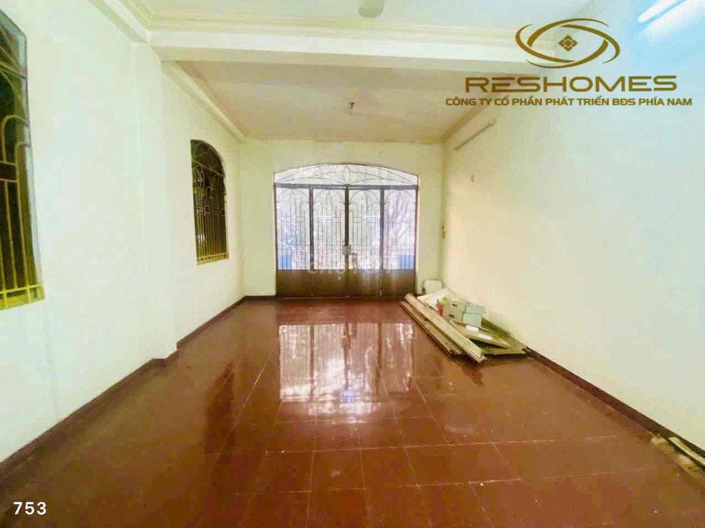 Cho thuê nhà nguyên căn 1 trệt 2 lầu đường Phan Đình Phùng 210 m2 đẹp