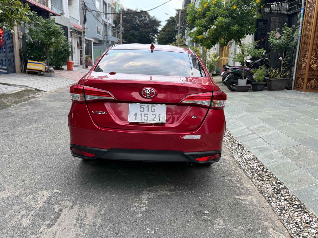 Тойота Vios E 2024 Автоматическая 34000 км красная