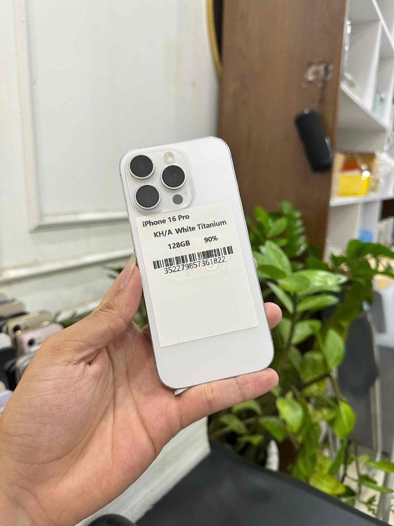 Apple iPhone 16 Pro 128GB Trắng Titan 90%. Mua bán Điện thoại tại Quận Nam Từ Liêm Hà Nội được đăng bởi meo meo  hình 1