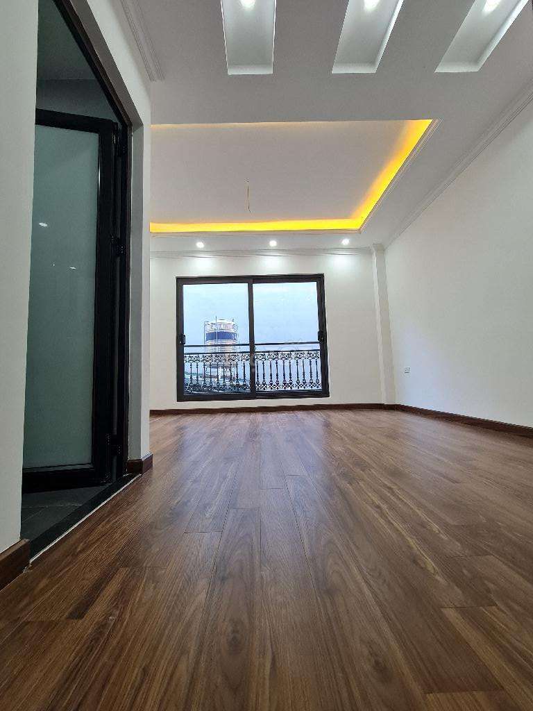 Bán nhà Hoàng Ngân, đẹp mới ở ngay, 34m2, nhỉnh 6 tỉ