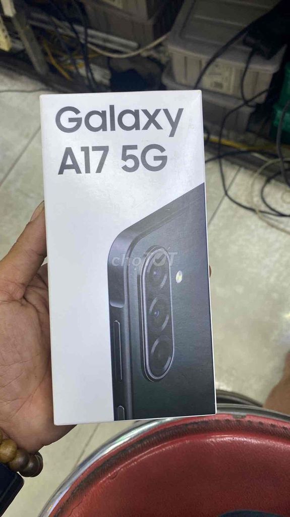 Samsung Galaxy A17 5G 4GB/128GB Đen. Mua bán Điện thoại tại Quận 10 Tp Hồ Chí Minh được đăng bởi Live And Love hình 1