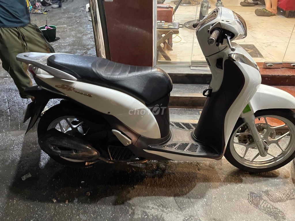 SH Mode 2020 Máy Zin Chính Chủ Êm Ru Khoá Smartkey. Mua bán Xe máy tại Quận Hoàng Mai Hà Nội được đăng bởi Tuấn Giang hình 4