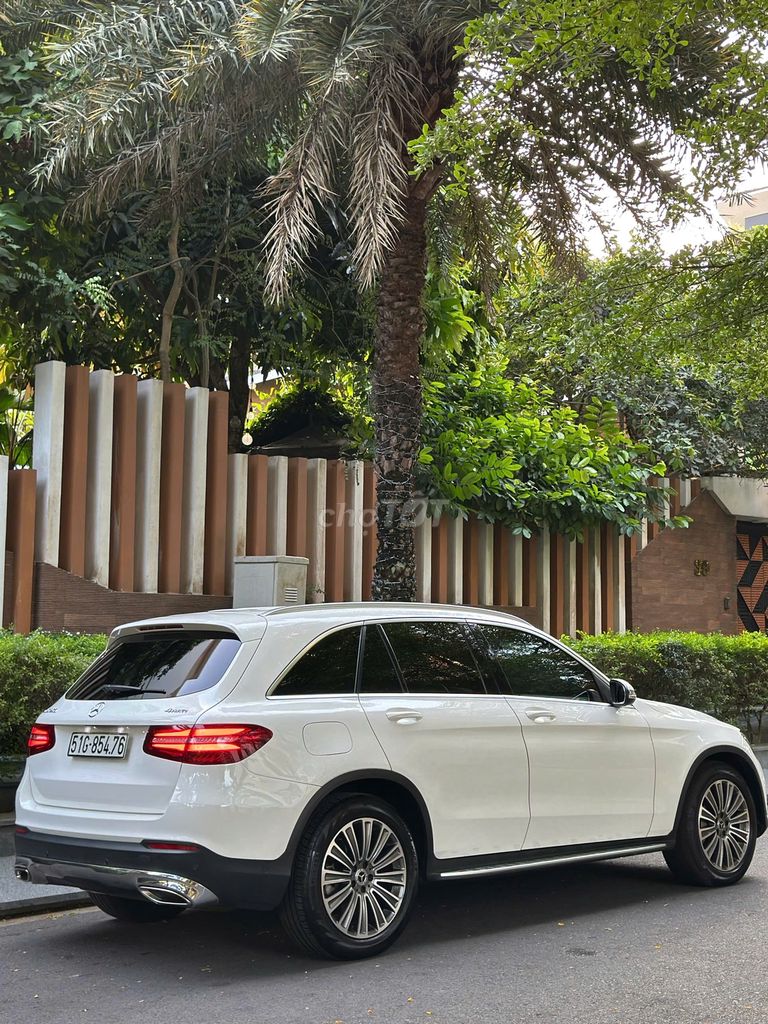 Merc GLC250 4Matic Trắng/Kem Odo chỉ 60 ngàn Km. Mua bán Ô tô tại Quận 8 Tp Hồ Chí Minh được đăng bởi Gon Nguyen hình 6