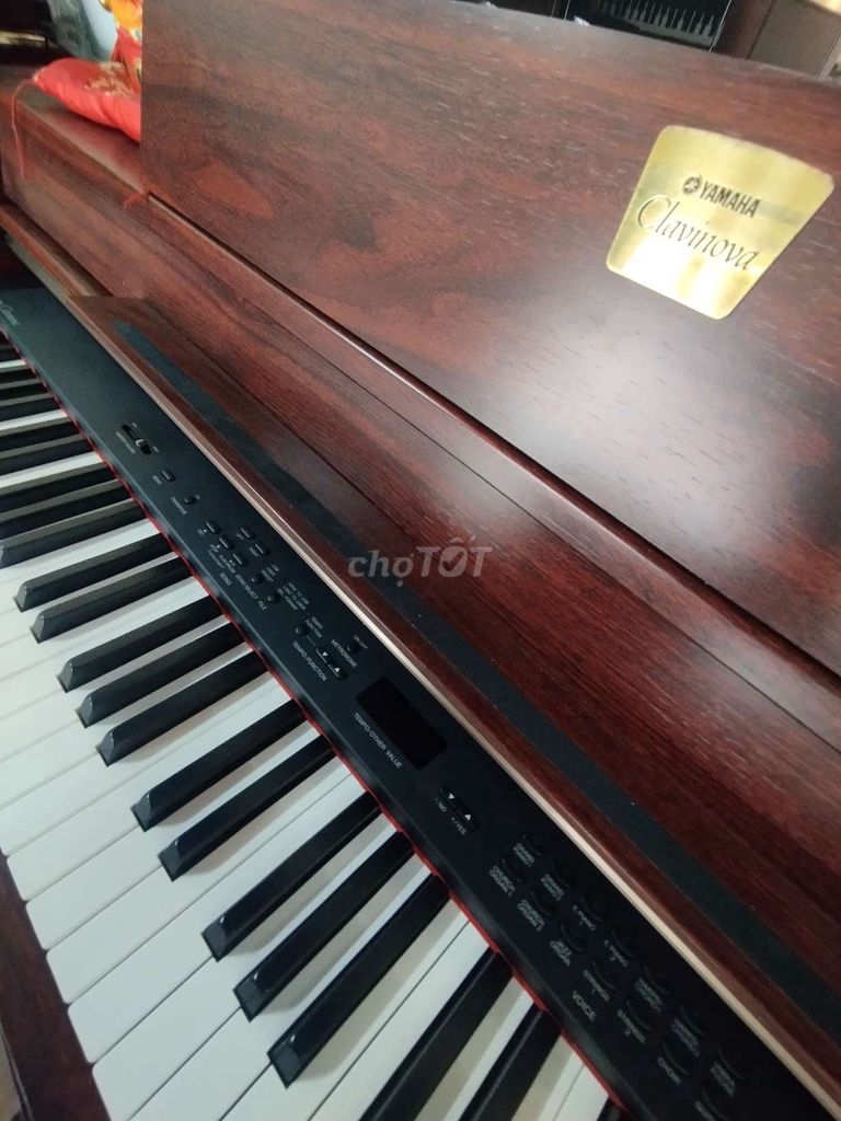 Piano YAMAHA CLP330 Nhật gần như mới