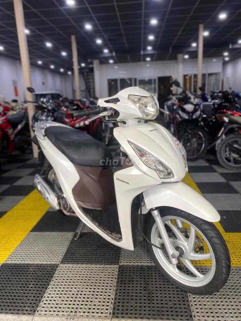 Vision đẹp, máy êm thì thầm bao vọt. Mua bán Xe máy tại Quận 8 Tp Hồ Chí Minh được đăng bởi Quân  hình 1