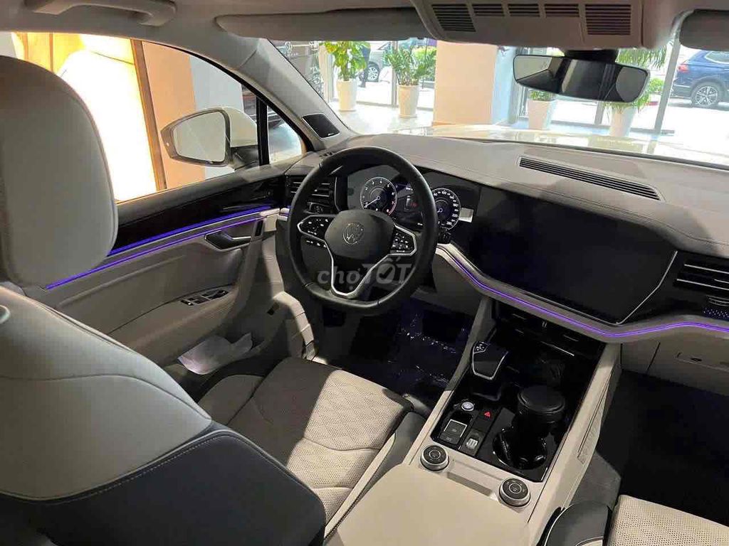 Touareg Chỉ 210Tr Nhận Xe. Cam kết giá Tốt Nhât. Mua bán Ô tô tại Quận 1 Tp Hồ Chí Minh được đăng bởi Nguyễn Trí Thanh Tâm hình 9