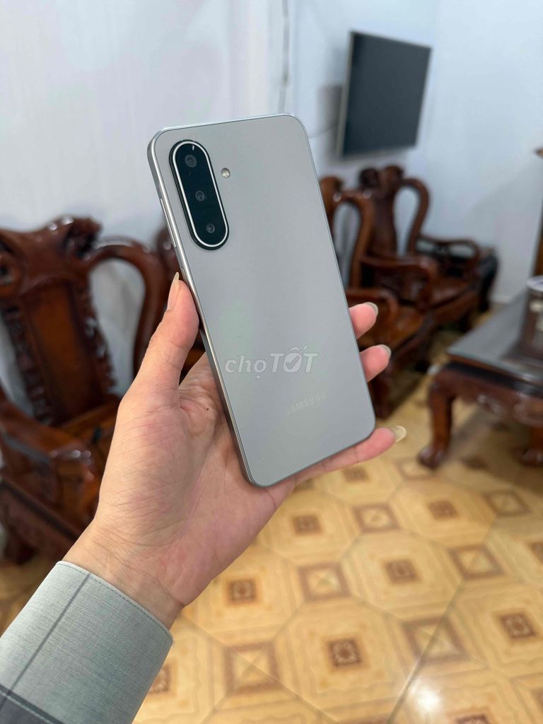 Sam sung A17 5g 8/256 mới 99%. Mua bán Điện thoại tại Thành phố Buôn Ma Thuột Đắk Lắk được đăng bởi Nguyễn Tâm hình 1