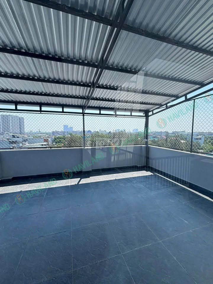 Furnished room with balcony near the University Village — photo 1