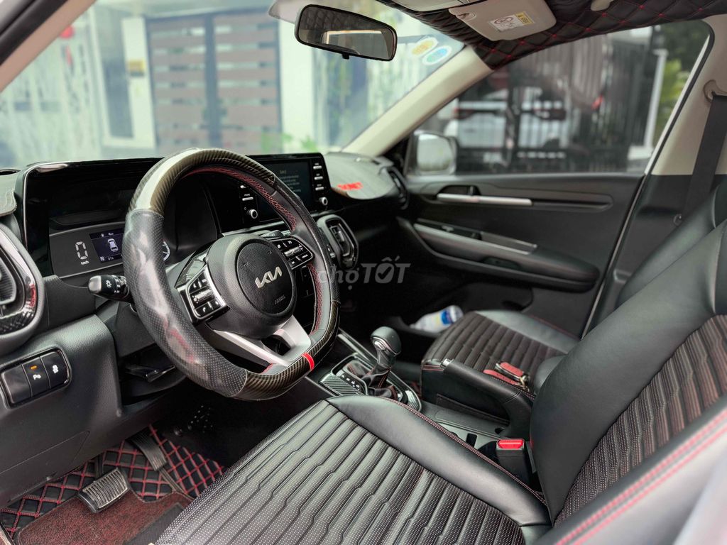 Kia Sonet 2022 Luxury 1.5 AT - Sonnet Trắng Sport. Mua bán Ô tô tại Quận Hải Châu Đà Nẵng được đăng bởi Lê vy  hình 2