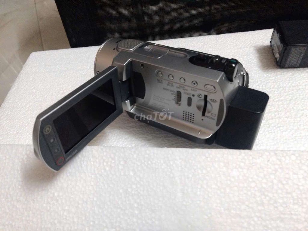 Máy quay phim Sony DCR-SR200 Bạc 40GB Mỹ. Mua bán Máy ảnh, Máy quay tại Quận Tân Phú Tp Hồ Chí Minh được đăng bởi Hà hình 1