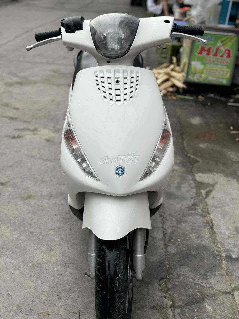 PIAGGIO ZIP 2016 trắng xe mới 90% , máy zin