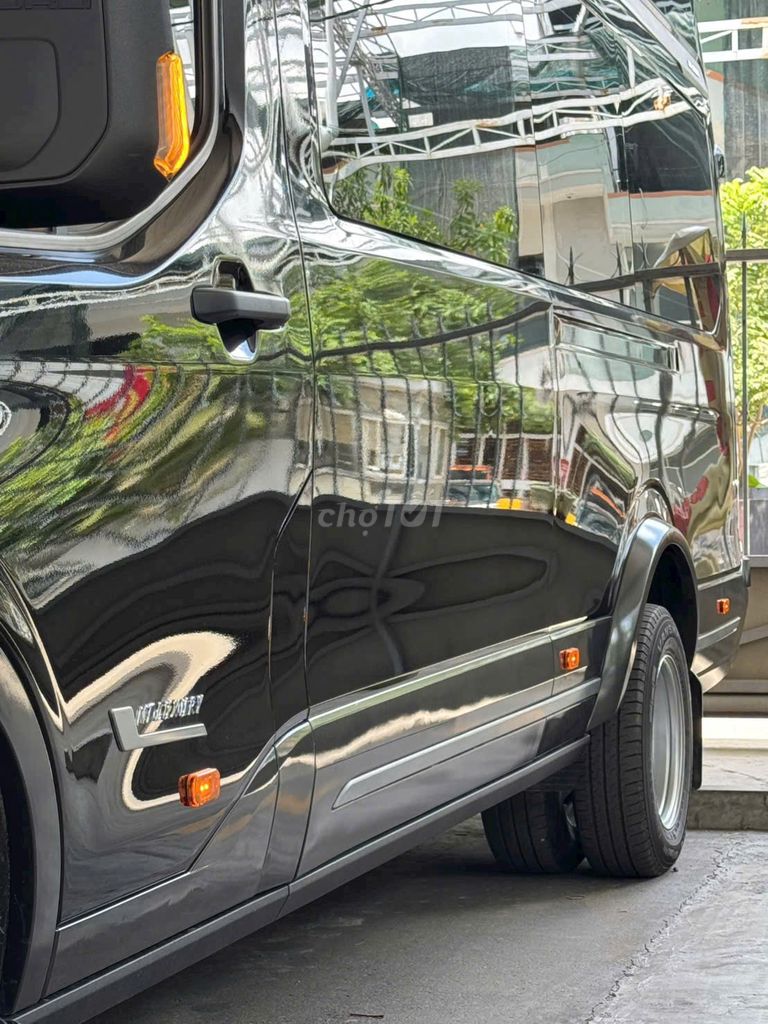 Ford Transit 2025 Limousine 12S. Mua bán Ô tô tại Quận 3 Tp Hồ Chí Minh được đăng bởi Lương Hoàng Long hình 3