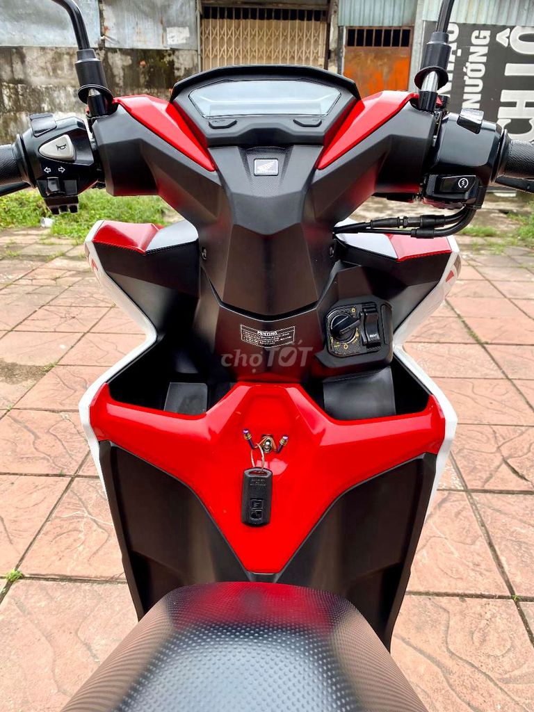 SIÊU PHẨM VARIO 150cc 2021 Trắng Đỏ Đen 7.000km. Mua bán Xe máy tại Quận Ninh Kiều Cần Thơ được đăng bởi Xe Máy TÂN LIÊN HƯNG 1 91B hình 4