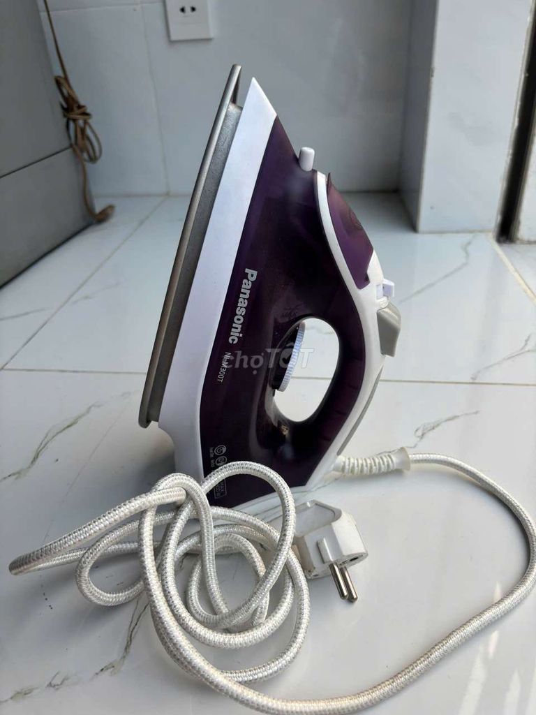 Bàn ủi hơi nước Panasonic NI-M300T Tím. Mua bán Nội thất, đồ gia dụng khác tại Quận 12 Tp Hồ Chí Minh được đăng bởi  Ngân Anh hình 1