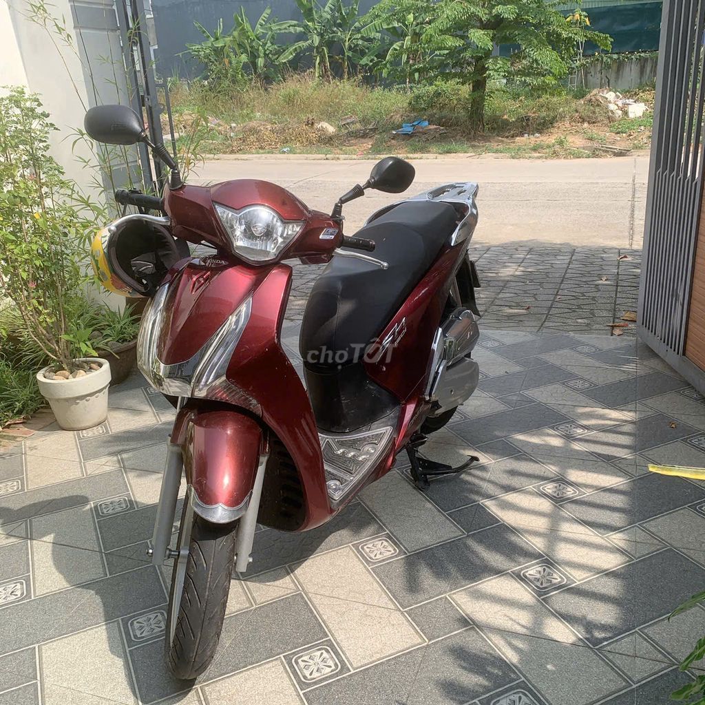 Honda SH 2018 màu Đỏ. Mua bán Xe máy tại Thị xã Bến Cát Bình Dương được đăng bởi Thường hình 2
