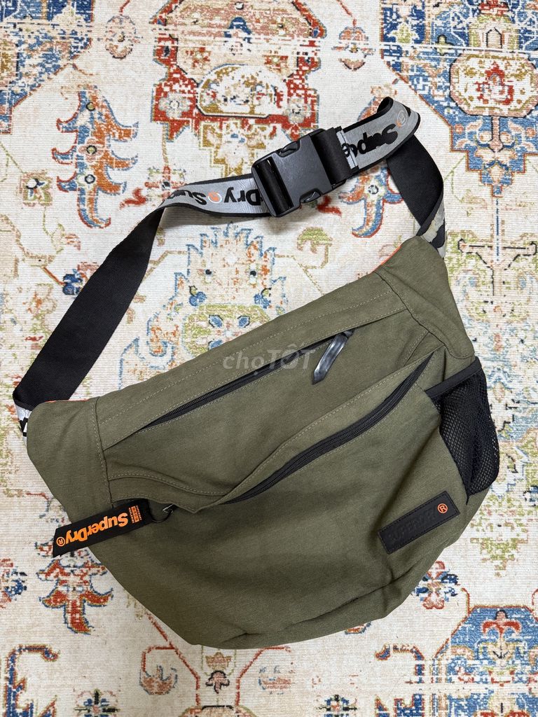 Túi đeo chéo Superdry màu xanh rêu. Mua bán Túi xách tại Quận 4 Tp Hồ Chí Minh được đăng bởi Đỗ Quốc Phong hình 1