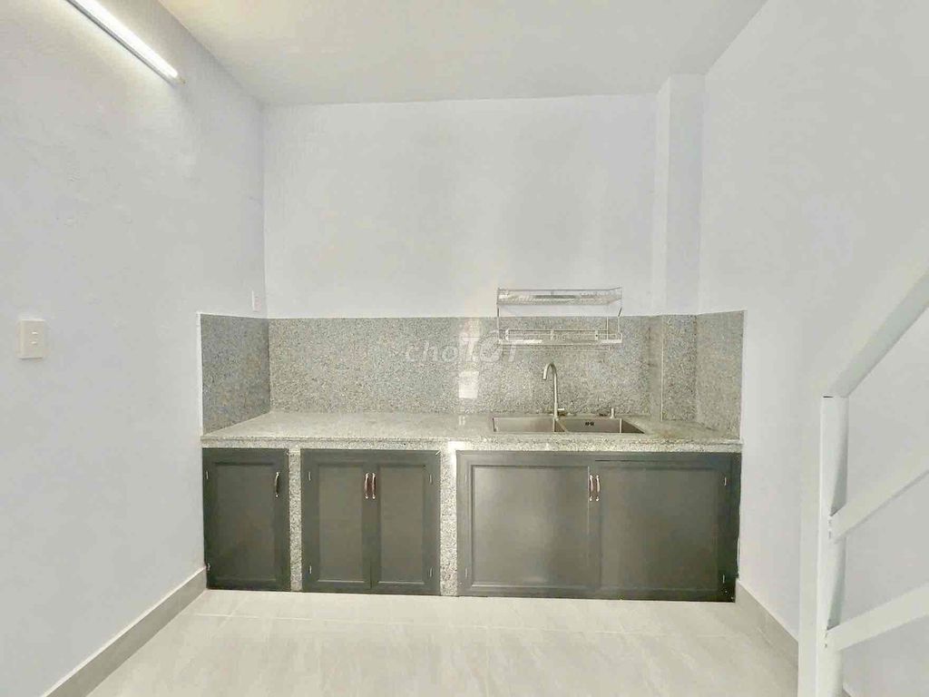 Сдается независимый дорожный парк - 4x14 м - Новый дом - низкая цена