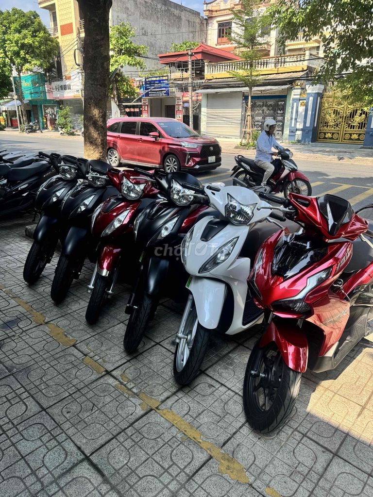 Honda Vision 2025, много цветов