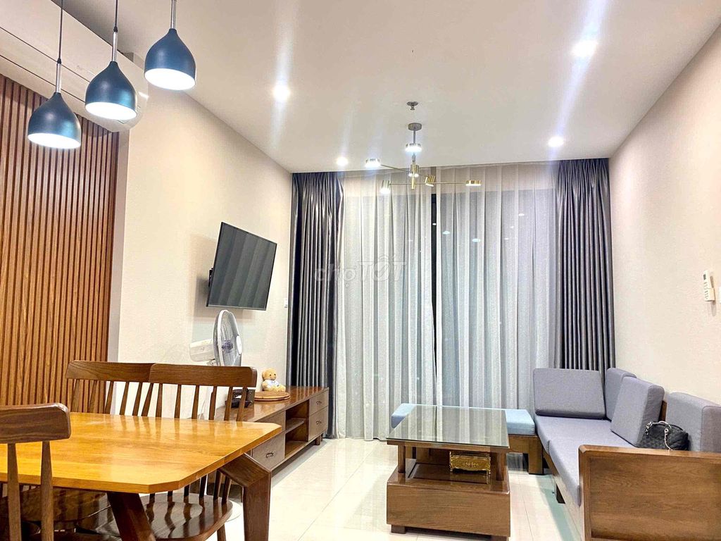 Cho thuê căn 2PN1WC full view Landmark tại Vinhomes Grand Park