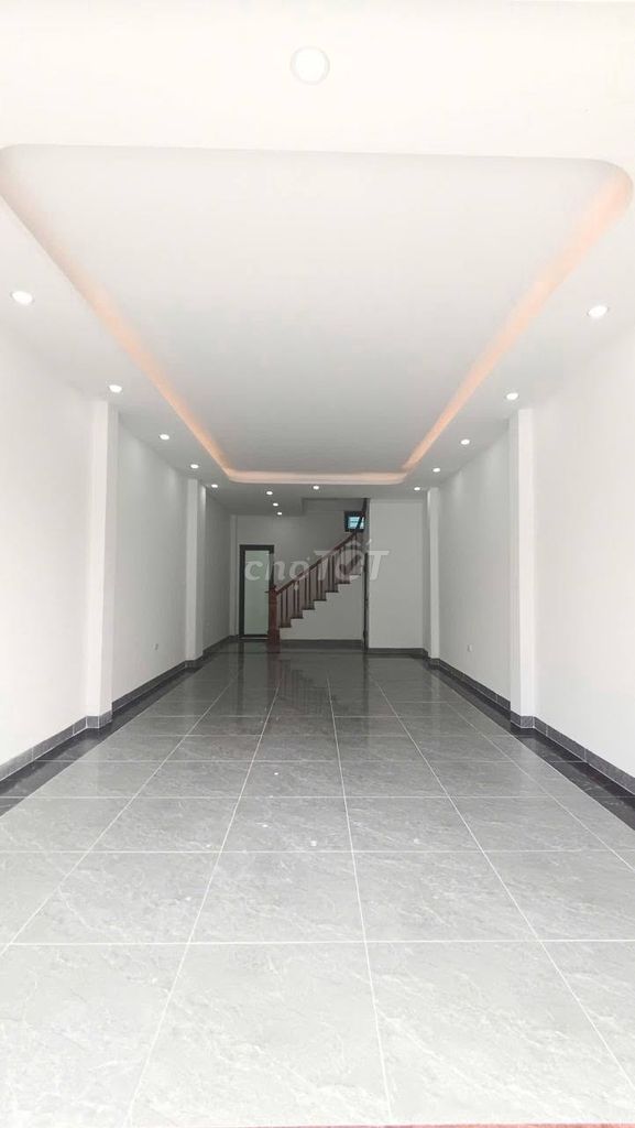 Продается парковочный дом Phung Chau 52 м x 4 этажа