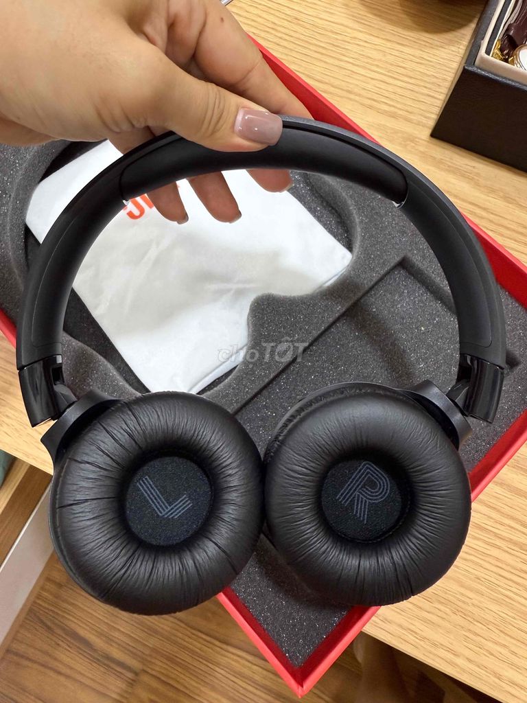 Headphone JBL 520BT bluetooth NEW 100%. Mua bán Tivi, Âm thanh tại Thành phố Thủ Đức Tp Hồ Chí Minh được đăng bởi Trịnh Thị Tuyết Trinh hình 5