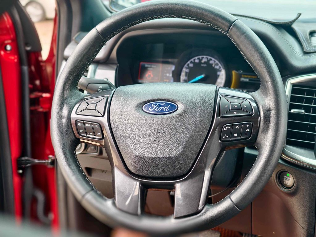 FORD EVEREST 2021 TITANIUM MÀU ĐỎ. Mua bán Ô tô tại Quận Long Biên Hà Nội được đăng bởi BON AUTO hình 11