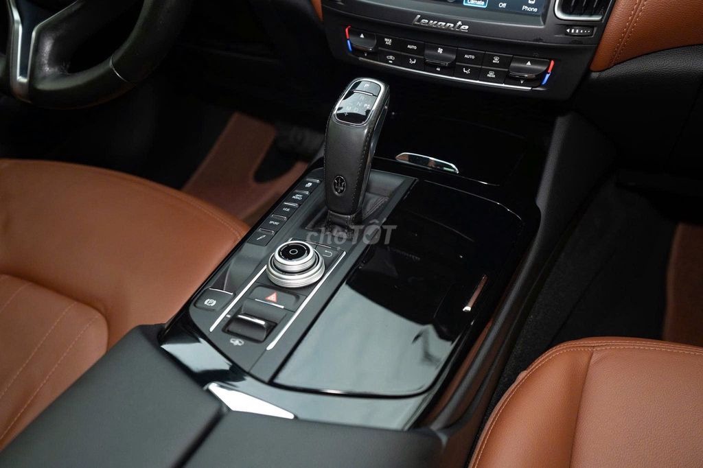 Maserati Levante 2020  - 45000 km. Mua bán Ô tô tại Quận 1 Tp Hồ Chí Minh được đăng bởi FatCar Auto hình 12